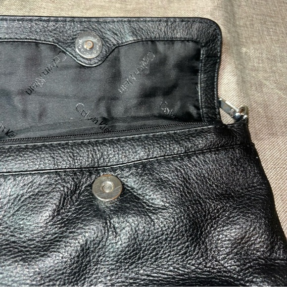 CALVIN KLEIN Small Black Pebble Leather Cross-body Handbag with Chain Strap - Picture 6 of 15